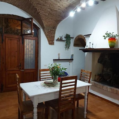 Casavacanze Vicolo Mentana Foligno Kültér fotó
